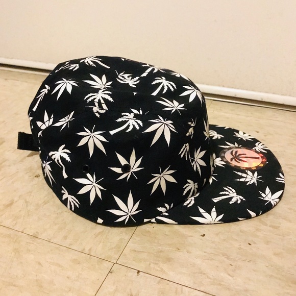 Snapback hat - Picture 2 of 4